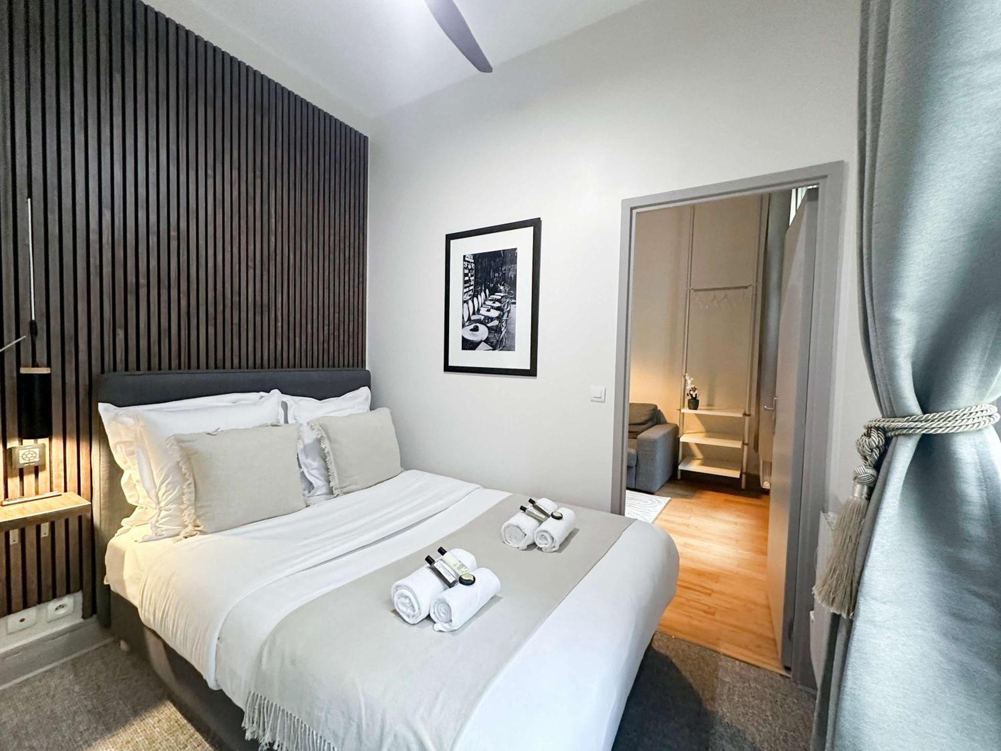Апартаменты Renovated Champs-Elysees Retreat Париж Экстерьер фото