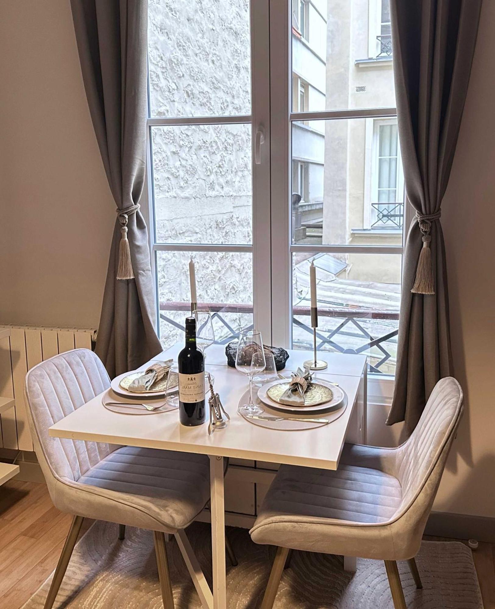 Апартаменты Renovated Champs-Elysees Retreat Париж Экстерьер фото